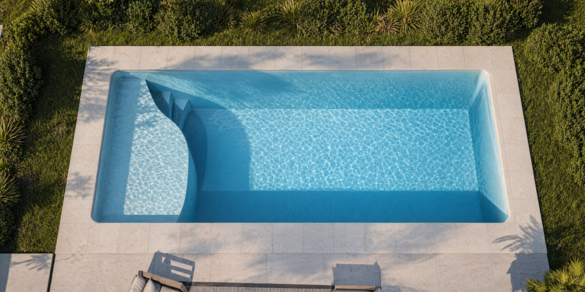 Pileta de fibra modelo Mediterráneo instalada con entrada curva y deck — Piletas Rodano