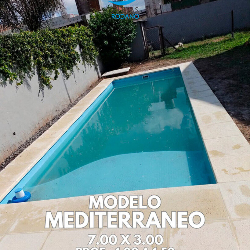 Pileta de fibra modelo Mediterráneo 7.00 x 3.00 instalada en patio — Piletas Rodano Zona Oeste